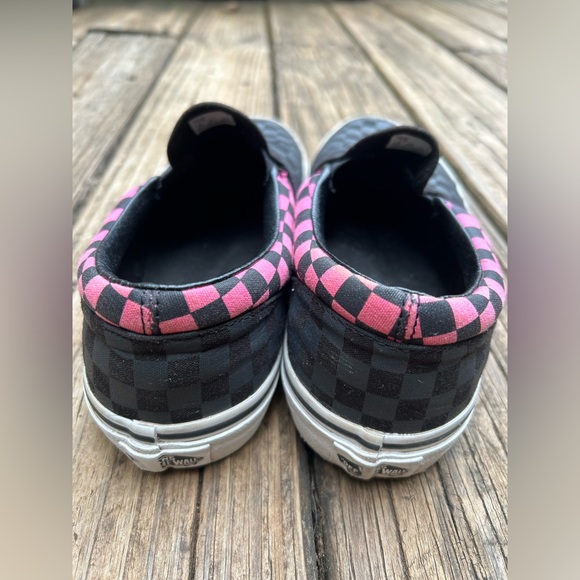 Vans Kids Size 7 checkerboard slip on sneakers 25 inches in black and pink - Picture 4 of 10